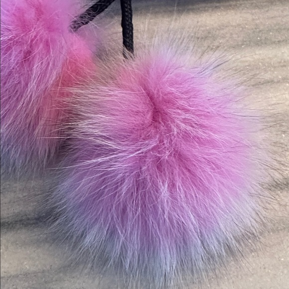 MITCHIE’s MATCHINGS Fox fur collar wrap with Pom poms - Picture 2 of 4